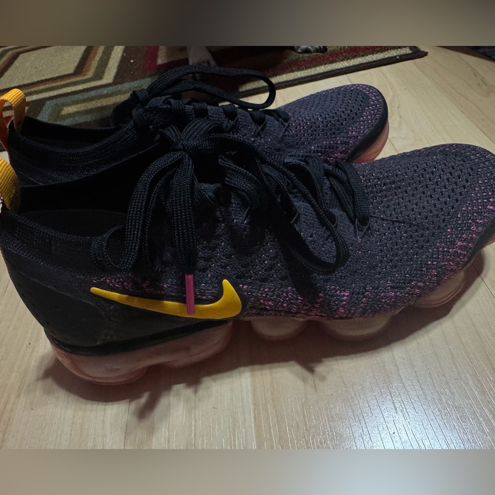 Nike Women’s Vapormax Shoes Size 7